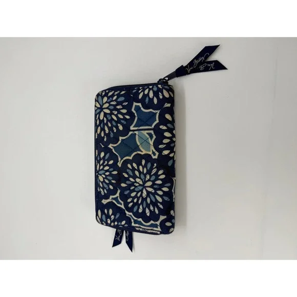 Vera Bradley Blue Floral Quilted Zip Around Continental Long Zipper Wallet Women - Picture 2 of 9